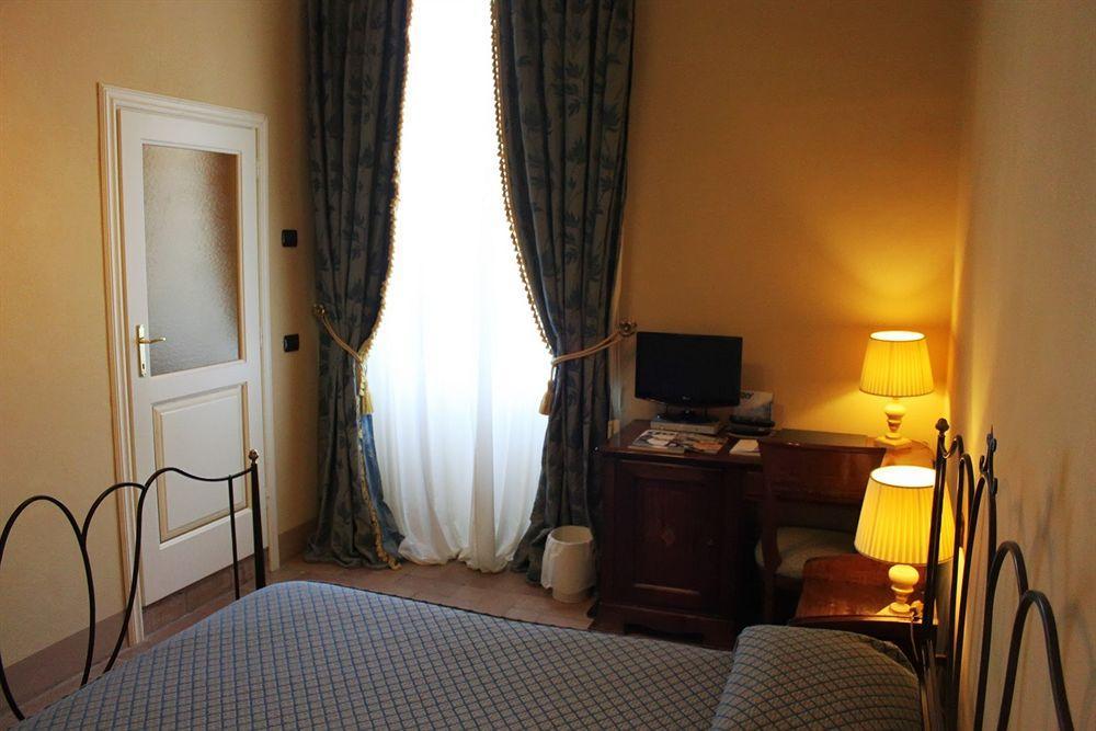 Hotel Castello Montegiove Fano Zewnętrze zdjęcie