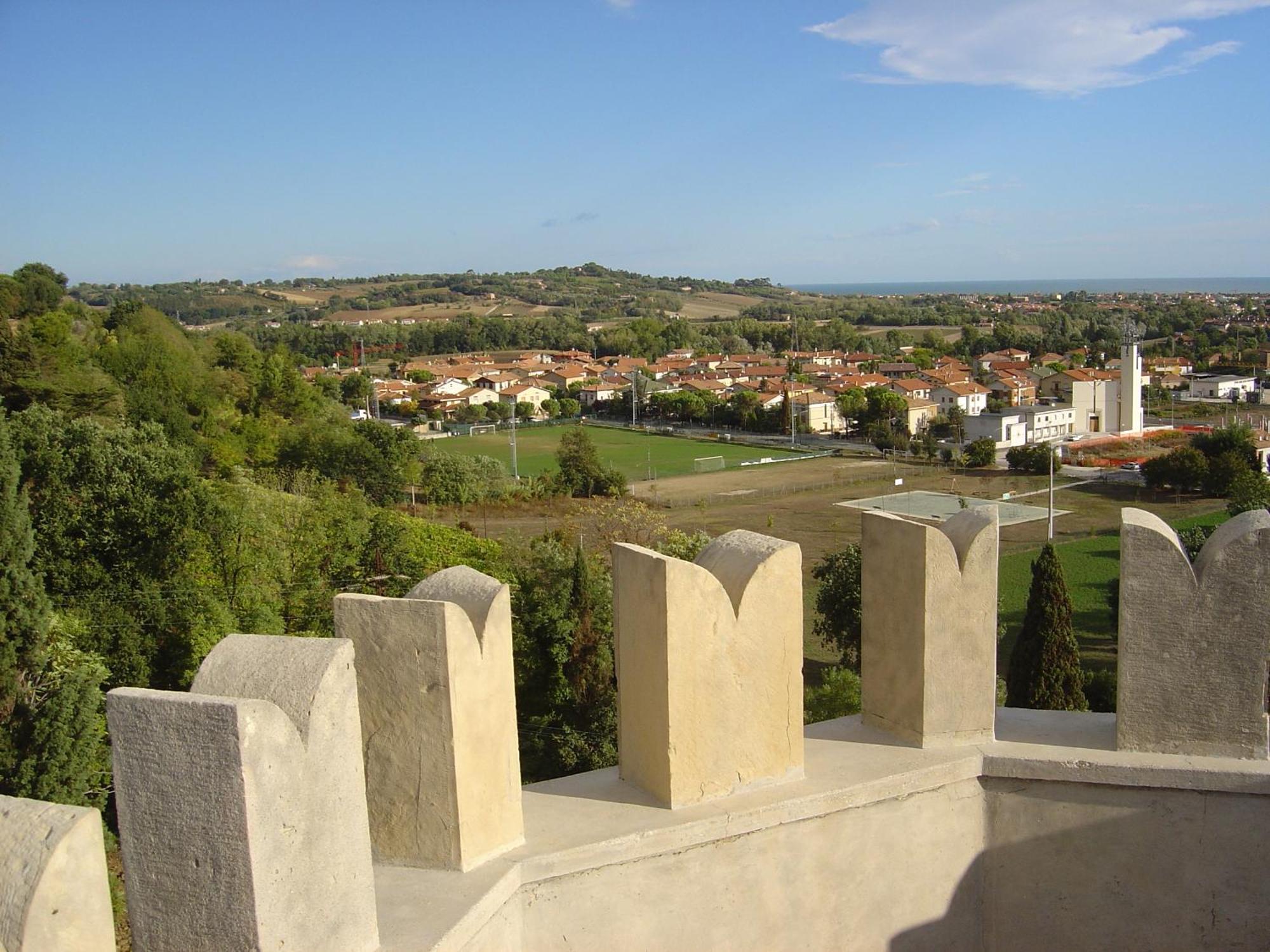 Hotel Castello Montegiove Fano Zewnętrze zdjęcie