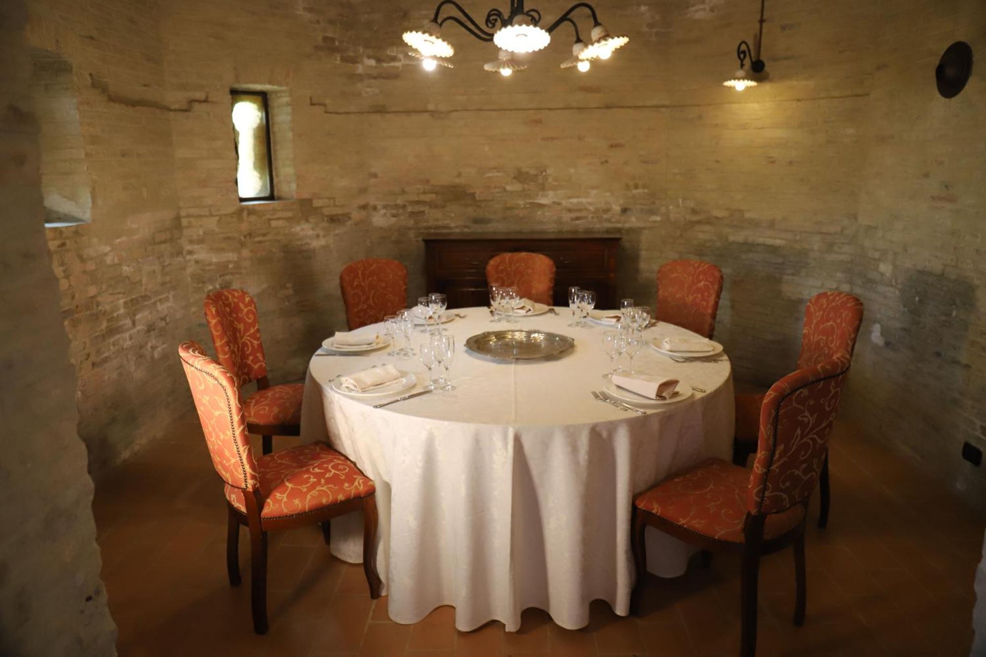Hotel Castello Montegiove Fano Zewnętrze zdjęcie