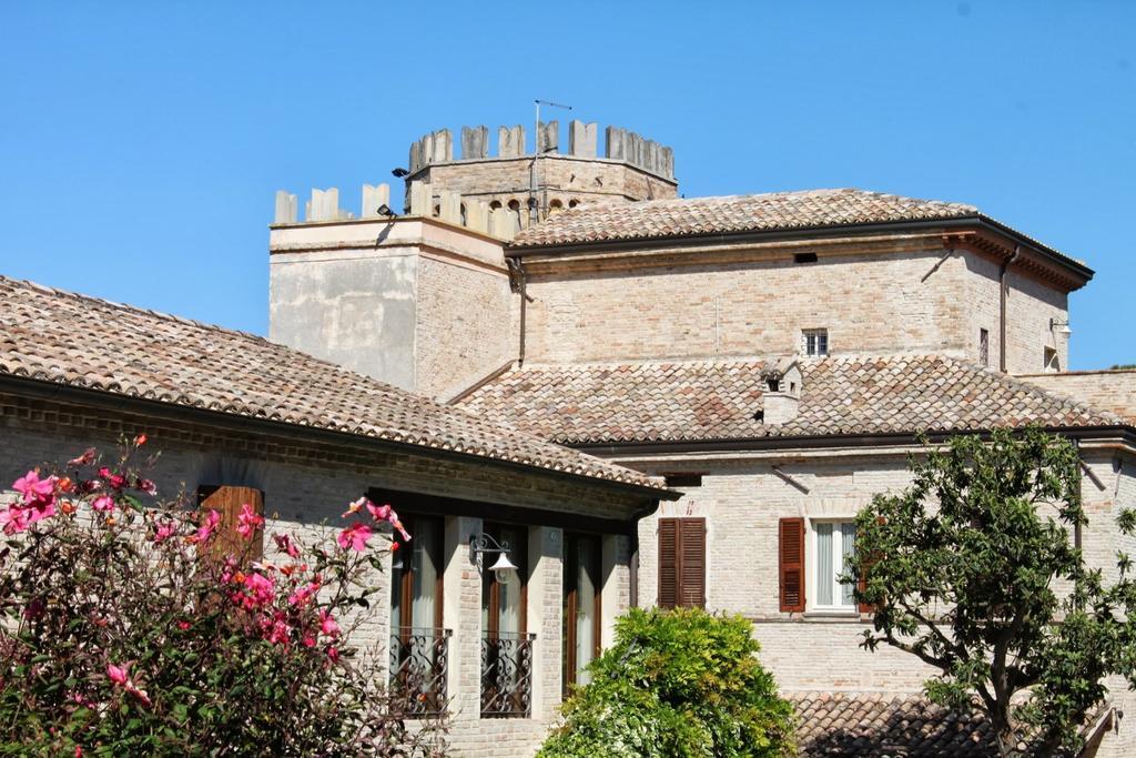 Hotel Castello Montegiove Fano Zewnętrze zdjęcie