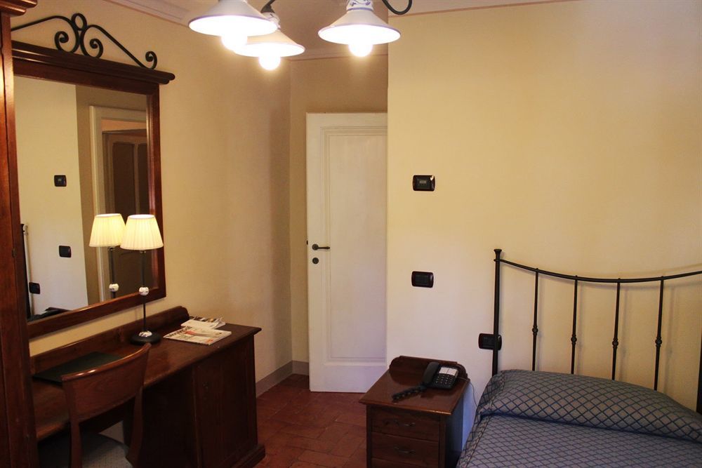 Hotel Castello Montegiove Fano Zewnętrze zdjęcie