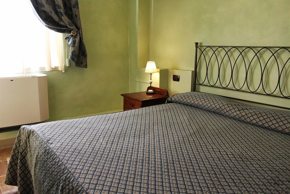 Hotel Castello Montegiove Fano Zewnętrze zdjęcie