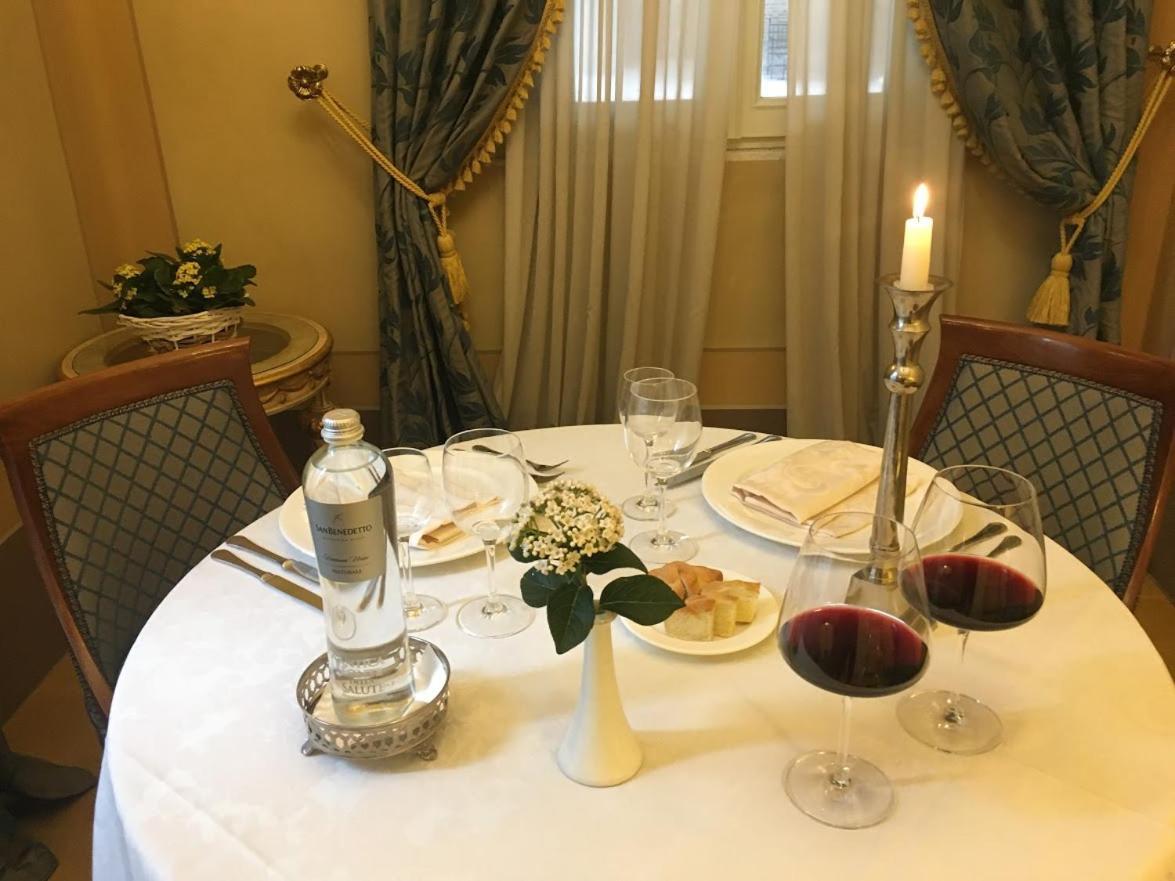 Hotel Castello Montegiove Fano Zewnętrze zdjęcie